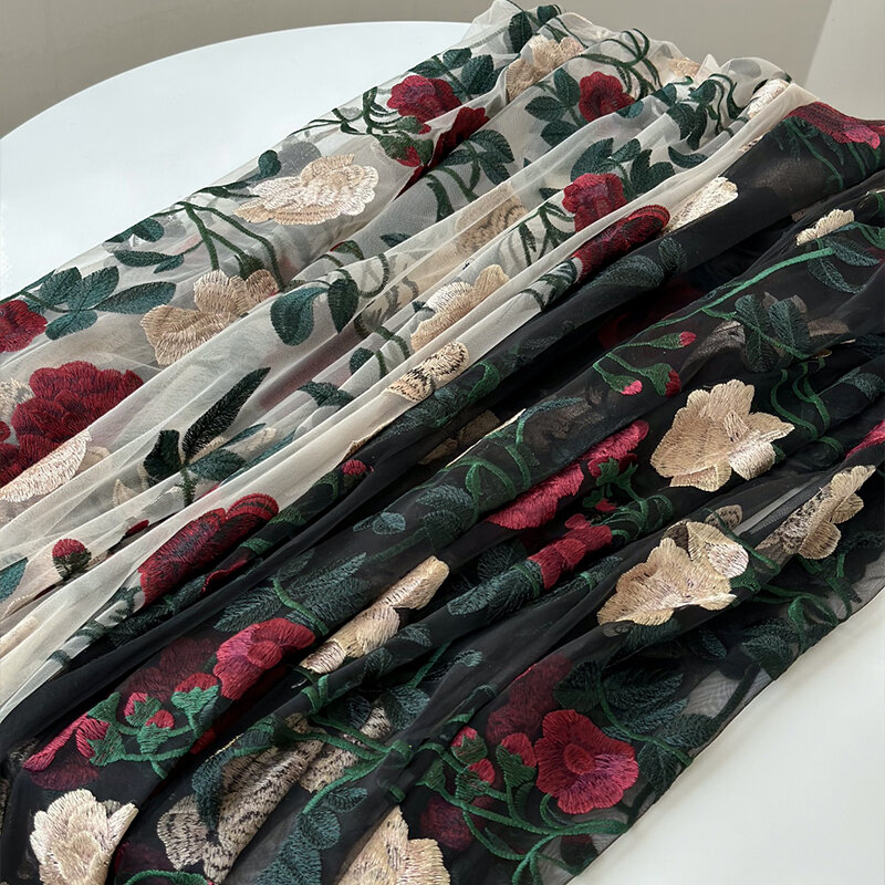バラの花の刺繍レース生地、絶妙な花の刺繍、メッシュ生地、ウェディングドレス、ブライダルベール、DIY縫製工芸品、1m