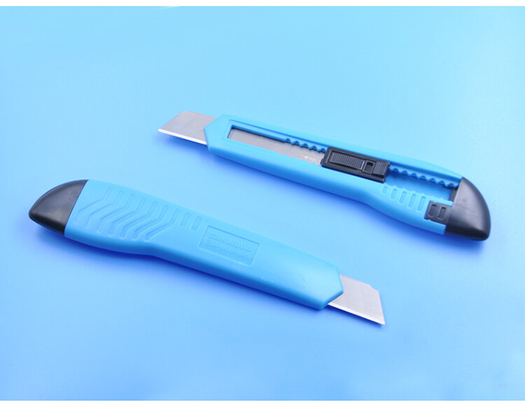 StalWOOD-Grand Couteau Utilitaire avec Disjoncteur à Lame Intégré, pour Papier et Papier Peint, Verrouillage Manuel, Jaune, Bleu, 91025
