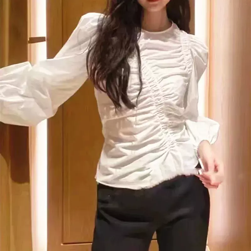 Camisa de manga comprida plissada assimétrica feminina, blusa casual, gola redonda, monocromática, primavera, 2021