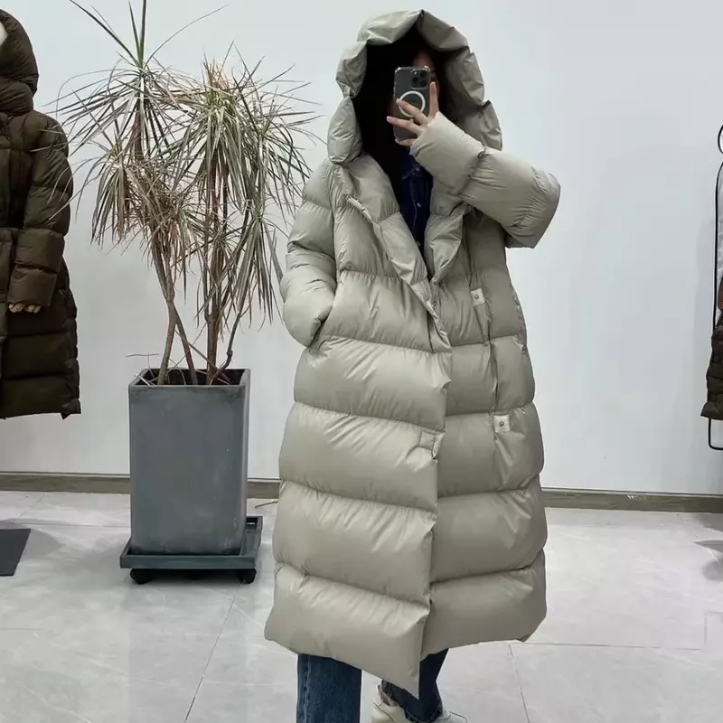 Nueva chaqueta de plumón de edredón grande de invierno sobre la rodilla gruesa suelta de longitud media para mujer