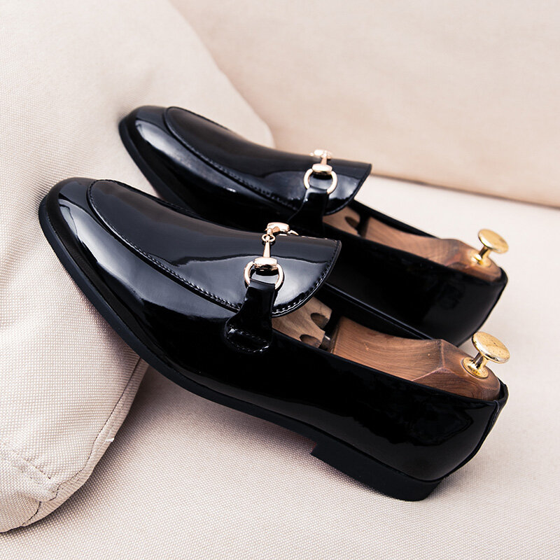 รองเท้าหนัง PU สำหรับผู้ชายแบบลำลองแบรนด์รองเท้าลำลองผู้ชายสีดำระบายอากาศได้ดีรองเท้าธุรกิจผู้ชายไซส์ใหญ่