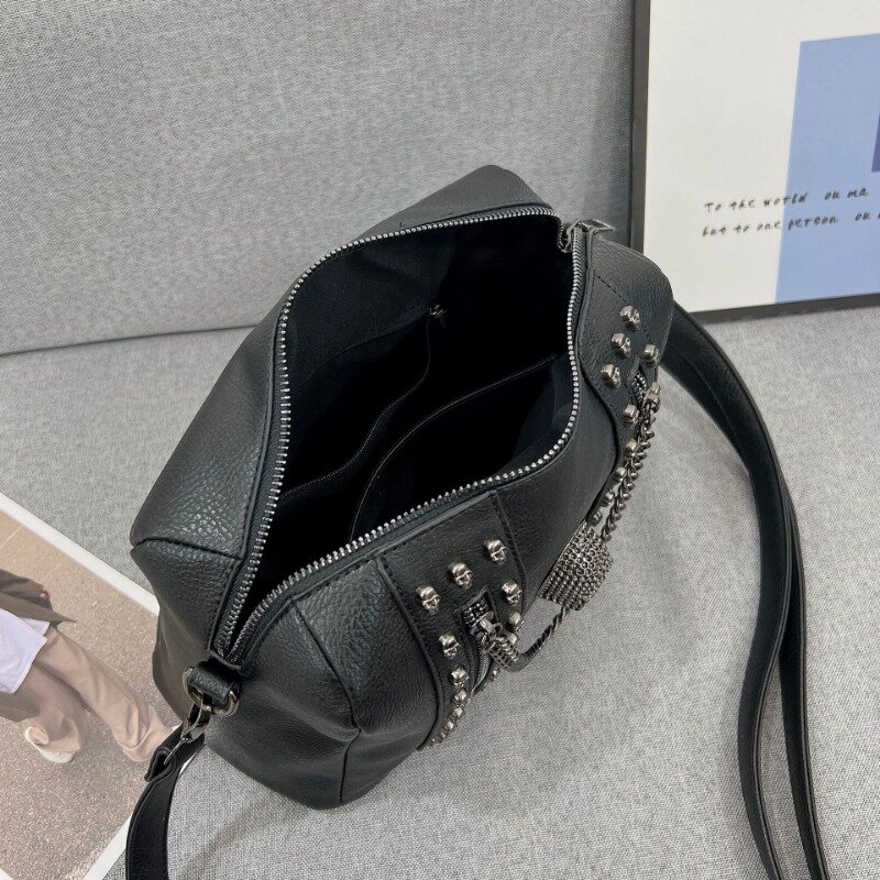 Black Handbag Large-capacity Shoulder Bag Retro Crossbody Bag Imitation Leather Casual and Fashionable Skull Punk Bag Y2K Style