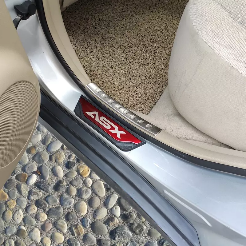 แผ่นแถบติดขอบประตูสำหรับรถยนต์มิตซูบิชิ ASX 2020 2021อุปกรณ์เสริมแผ่นกันรอยแป้นอัตโนมัติ2023 2024