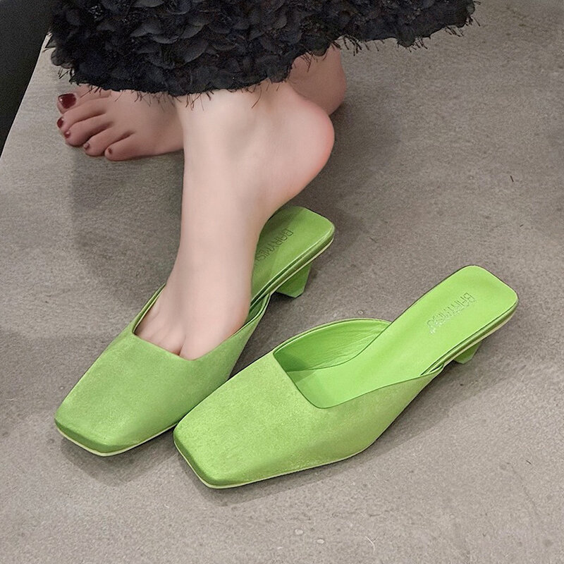 Zapatillas de tacón medio para Mujer, zapatos de mulas con punta cuadrada, sandalias con talón descubierto, Chanclas de playa a la moda para verano, 2024