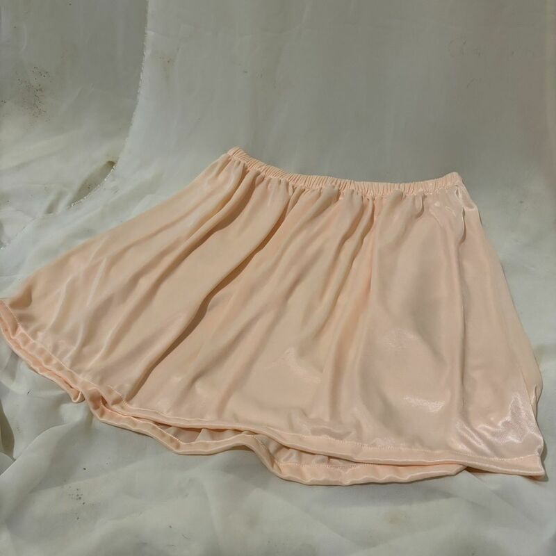 Falda sexy de satén transparente para mujer, pantalones cortos sueltos sin costuras, finos, longitud de 45cm, Verano