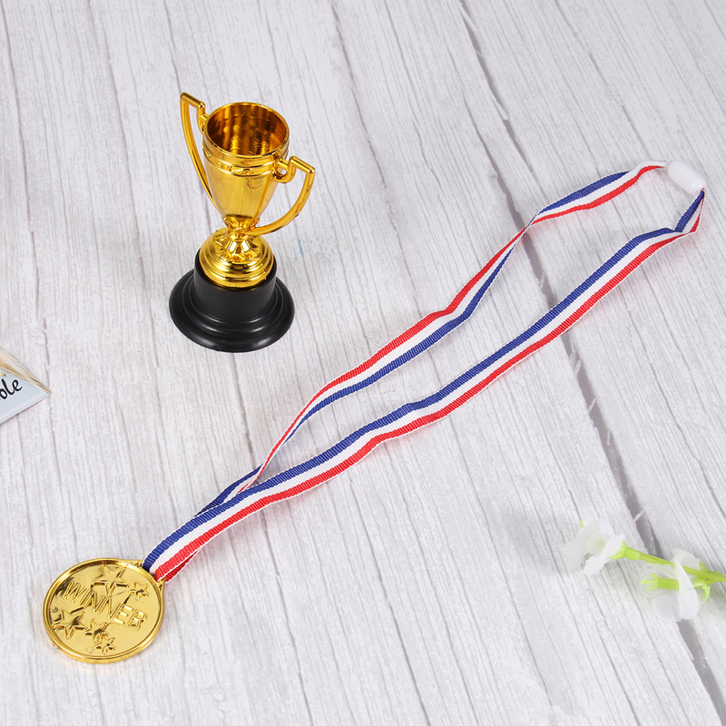 16 buah barang pesta hadiah anak-anak hadiah medali penghargaan Piala trofi kecil medali