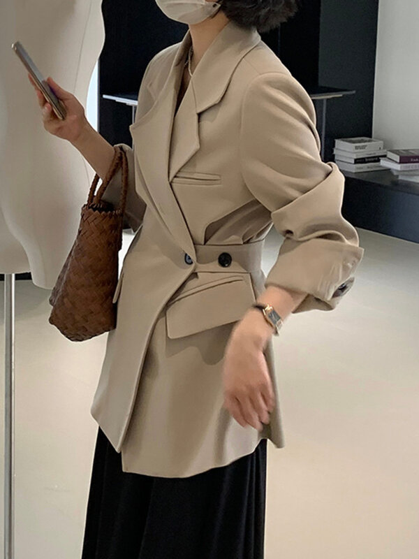 [LANMREM] blazer asimetri pinggang Gathered untuk wanita jaket kantor lengan panjang Solid Wanita Mode 2024 musim semi baru 26D8947