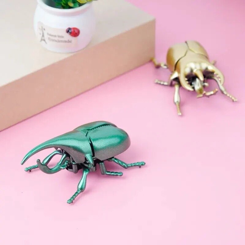 Nakręcany chrząszcz kreatywny dowcipniś animowany Model owadów skarabeusz zabawka bojowa dla dzieci