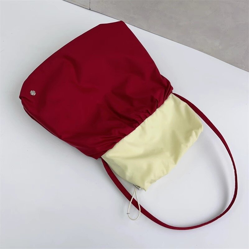 Bolso plisado de nailon de alta gama para mujer, bolso de mano de gran capacidad para axila, bolso de mano de un solo hombro