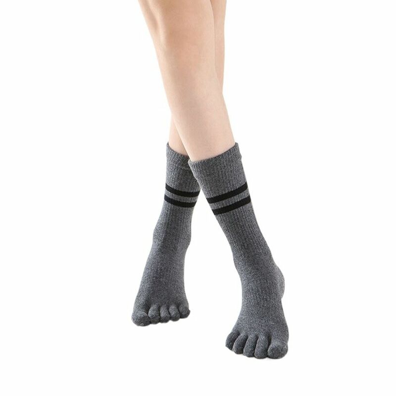 2022ใหม่ลายลูกวัวถุงเท้าผู้หญิงพิลาทิสห้านิ้วถุงเท้าผ้าฝ้ายซิลิโคนกลางหลอด Non-Slip กีฬาถุงเท้าแยกนิ้วถุงเท้าโยคะ