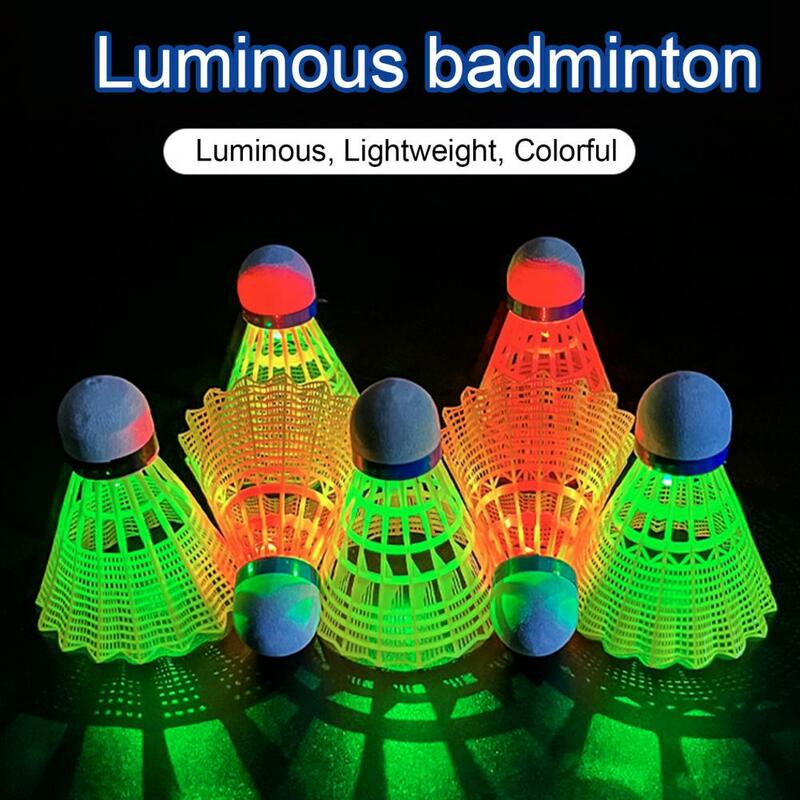 Bolas de Badminton LED coloridas para crianças, petecas plásticas luminosas, conjunto esportivo de plástico, 6 peças por conjunto