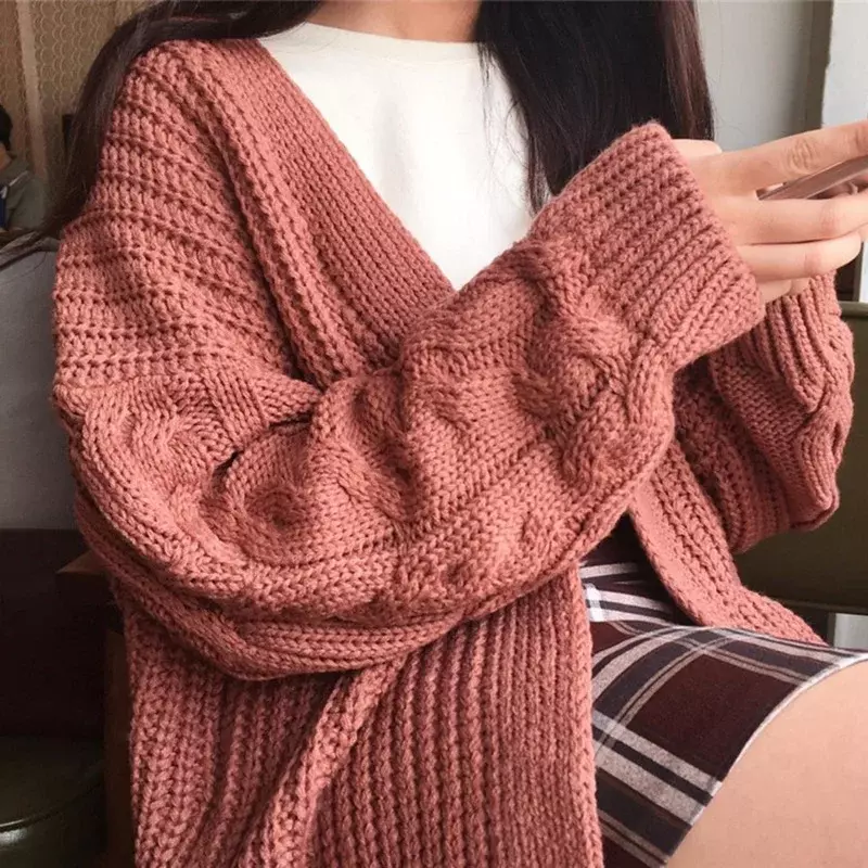 Duży dzianinowy sweter brązowy 2022 jesienno-zimowy nowy damski koreański słodki długi rękaw skręcony dzianinowy płaszcz rozpinany sweter