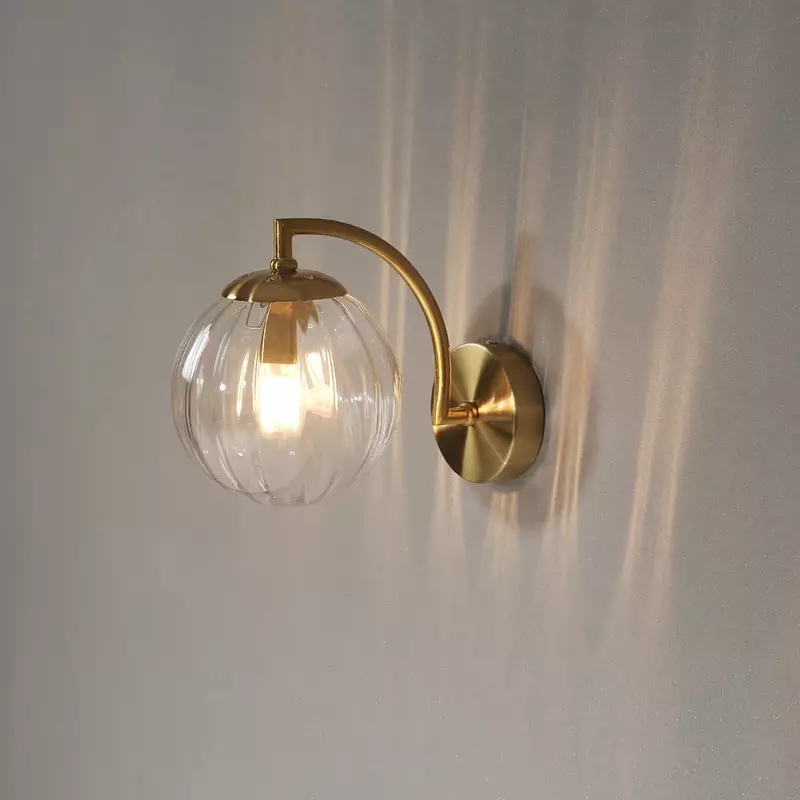 Lampada da parete a Led moderna applique da parete in vetro colorato Nordic minimalista soggiorno camera da letto comodino applique cucina da pranzo lampada da interno