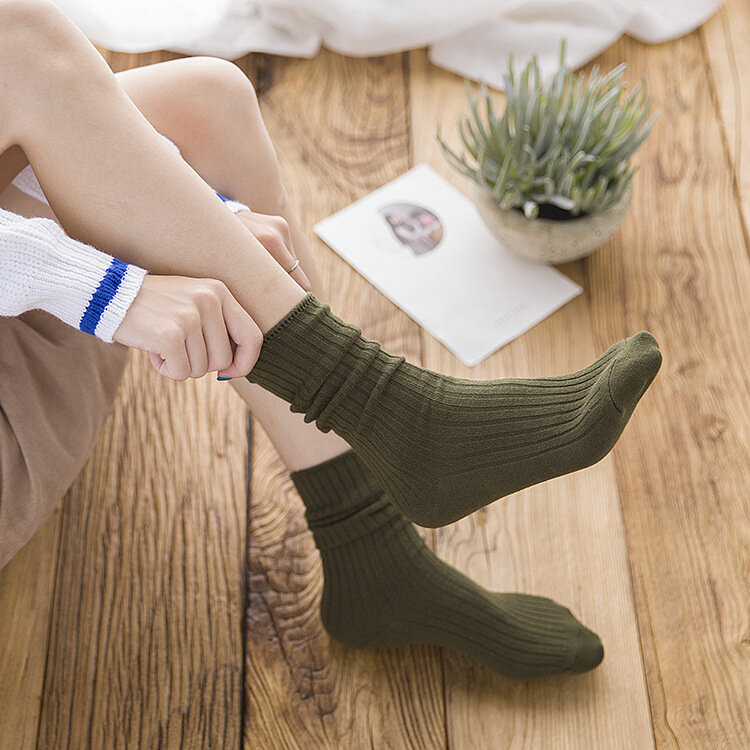Kaus kaki rajut katun Retro wanita, 1 pasang kaus kaki longgar warna polos rajut musim gugur dan musim dingin