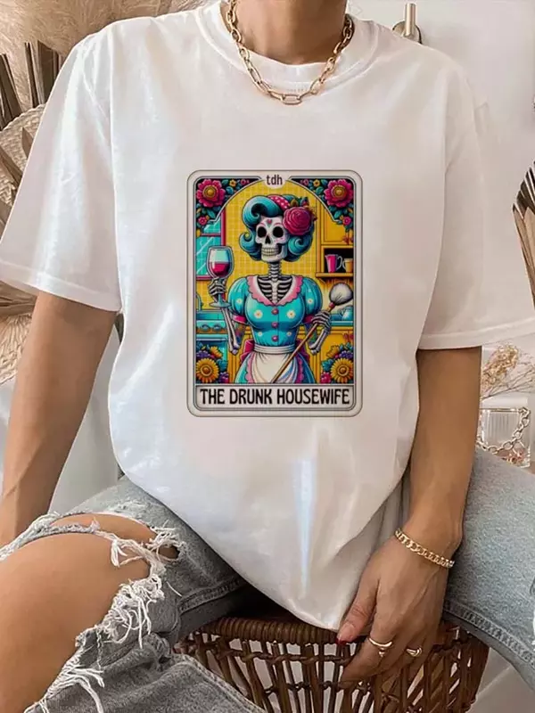 A dona de casa bêbada Tarot feminino marca impressa com gola O manga curta camiseta, top moderno dos desenhos animados, T-Show versátil, novo estilo