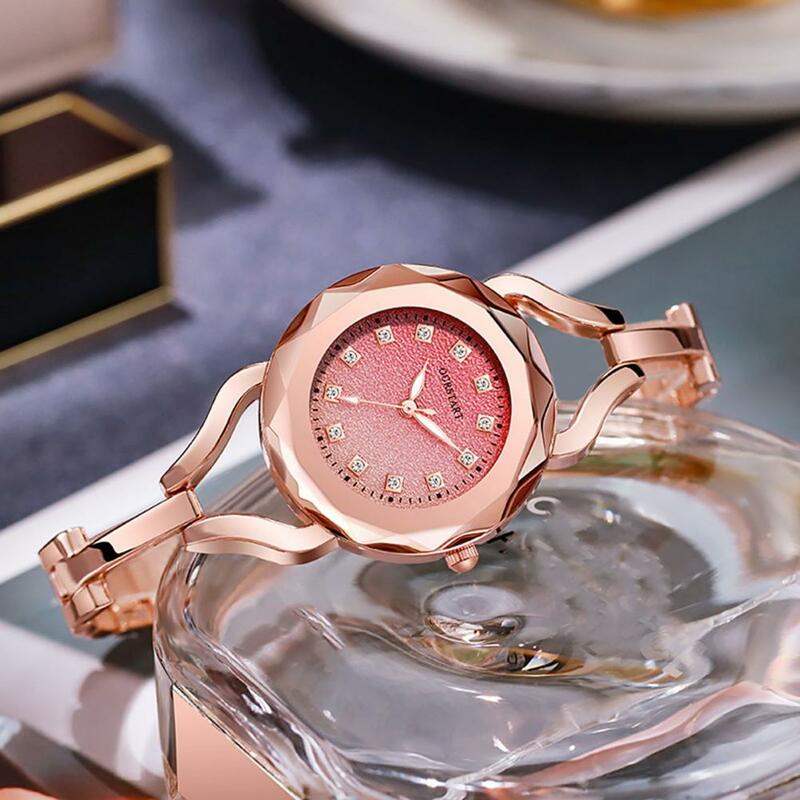 Jam tangan gerakan kuarsa berlian imitasi elegan jam tangan kuarsa wanita dengan warna gradien tali Aloi Dial akurasi tinggi untuk Indah