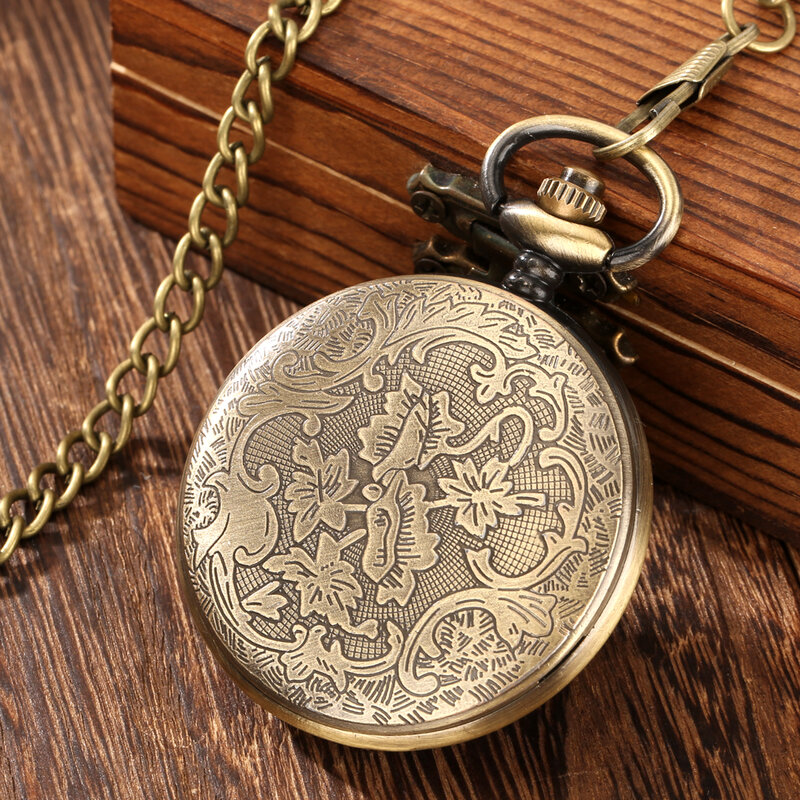 Retro Bronze Elk Head Hollow Cover Sika Deer Flowers Horns Dial Design Quartz Pocket Watch Necklace Pendant Watch Antique Clock