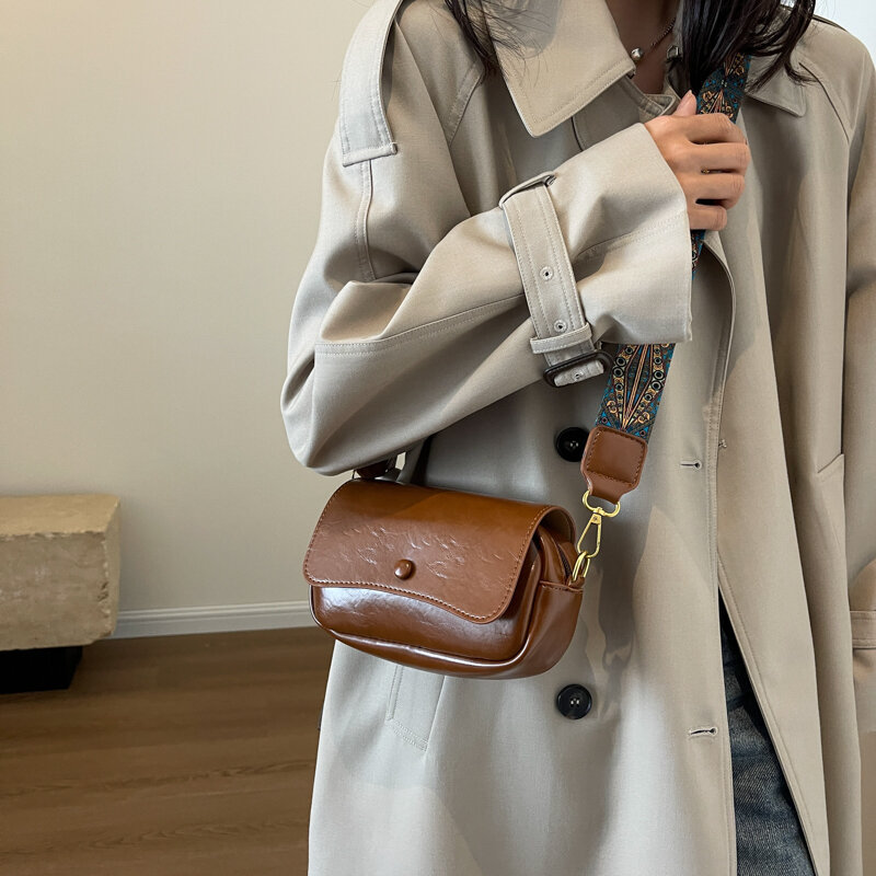 女性用ショルダーストラップ付きの小さな合成皮革バッグ,デザイナーハンドバッグ,ラグジュアリー,高品質のファッション,2024