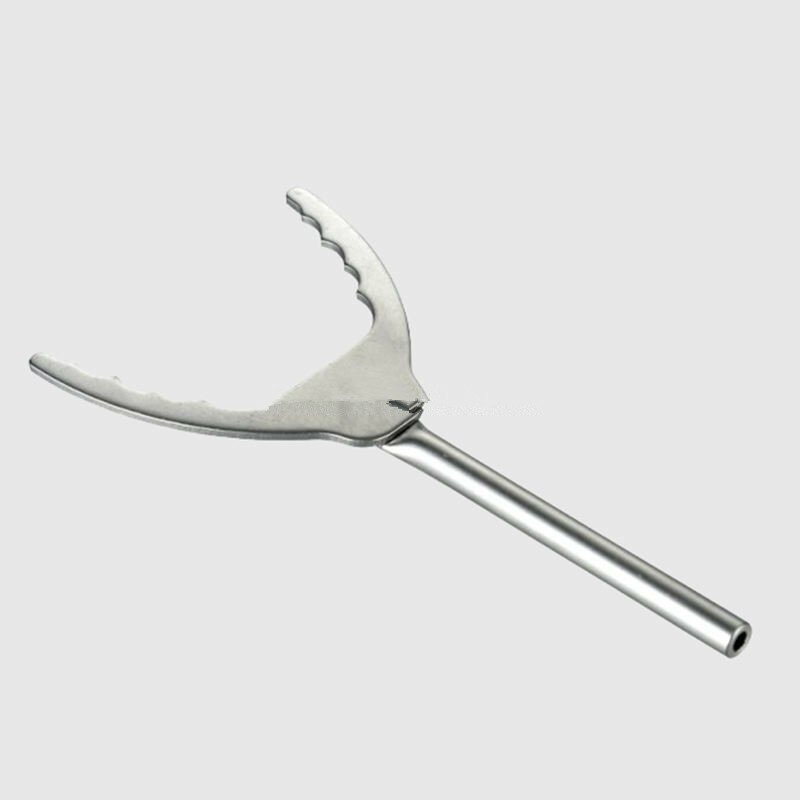 Articulateur semi-réglable pour la reproduction du maxillaire du patient sur le terrain dentaire, générateurs dentaires