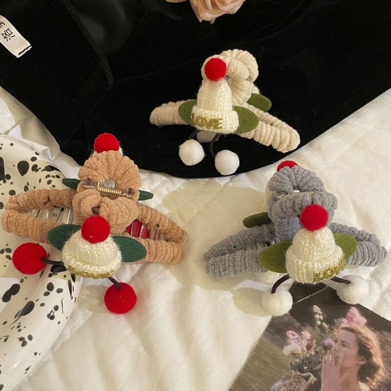 Minisombrero de borlas de felpa para mujer, tocado de cereza, pinza de pelo de tiburón, horquilla de Navidad