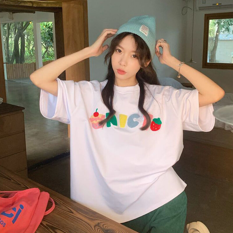 Damska letnia orzeźwiająca haftowana luźna cienka z krótkim rękawem koszulka plażowa koszula z okrągłym dekoltem damska odzież koreańska biały Top koszulka