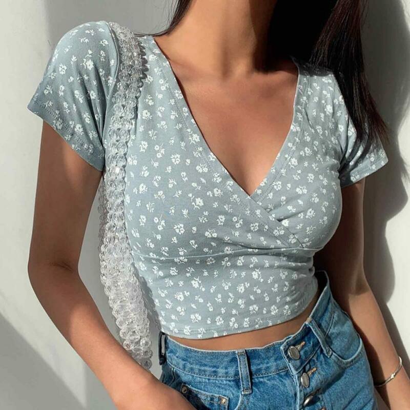 Women Summer Top Floral Print V-neck Summer Top for Women Retro Slim Fit Pullover Shirt Soft Breathable Waist-exposed Tee