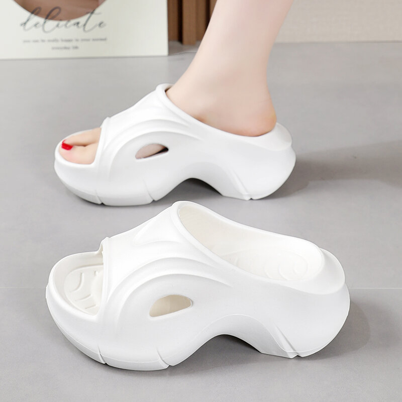 Pantoufles brûleur à semelle optique de style coréen pour femmes, sandales de plage à semelle compensée épaisse, toboggans pour femmes, chaussures d'intérieur et d'extérieur, été, 2024