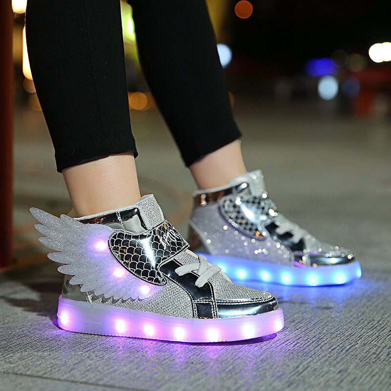 Sepatu LED anak-anak, sepatu kasual anak-anak baru, ukuran sedang, sepatu anak-anak LED, sepatu pengisian daya bercahaya, sepatu USB warna-warni, sepatu ringan