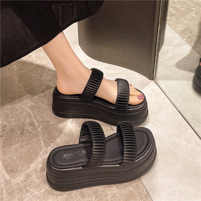 Nowe kapcie damskie moda odporne na zużycie 2024 wysokiej jakości letnie dorywczo wygodne kapcie damskie Zapatos Para Mujeres