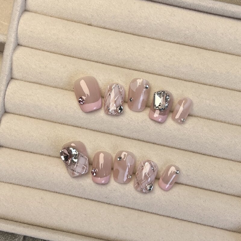 10Pcs Short French Handmade Pink Press on Nails Simple Rhinestone Full Cover Fake Nail Plaid Manicure Wearable Nail Tips Art