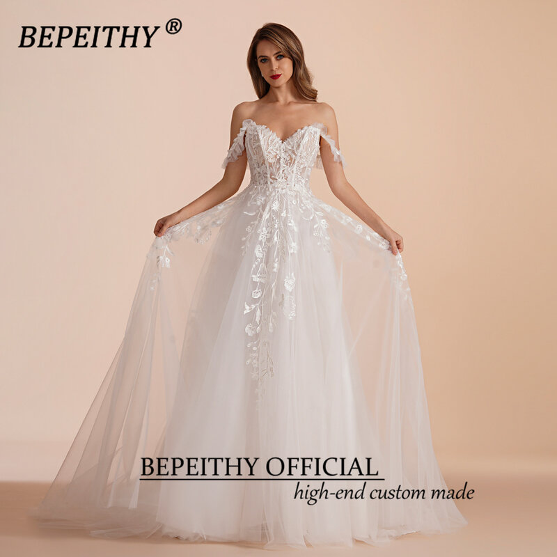 BEPEITHY A Line Милое Свадебное платье невесты для вечеринки 2023 платье без рукавов с коротким шлейфом и открытыми плечами кружевное белая, цвета слоновой кости, для свадьбы платье