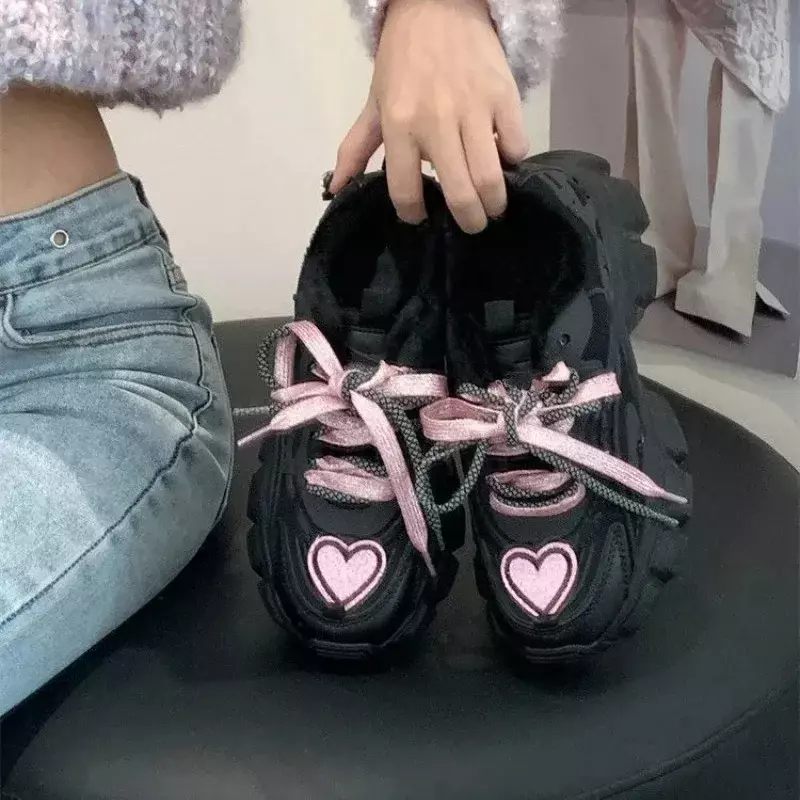Sapatilha de plataforma casual coração rosa para mulheres, mocassins esportivos pretos, tênis bonitos kawaii, sapato esportivo robusto, sapato coreano, Y2K