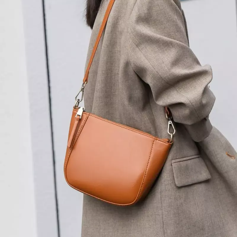 Borsa da donna Versatile in vera pelle borsa per telefono a tracolla singola alla moda da donna 2024 nuova piccola borsa per gnocchi