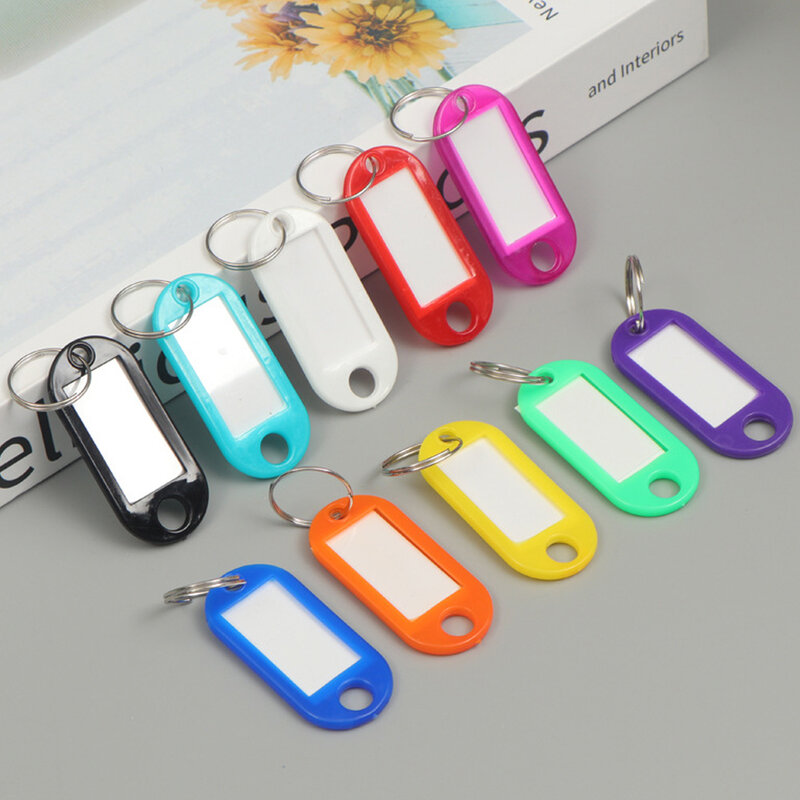 Porte-clés en plastique coloré avec anneau fendu, étiquette numérotée, étiquette d'identification de bureau, étiquette de nom de bagage, 50 pièces
