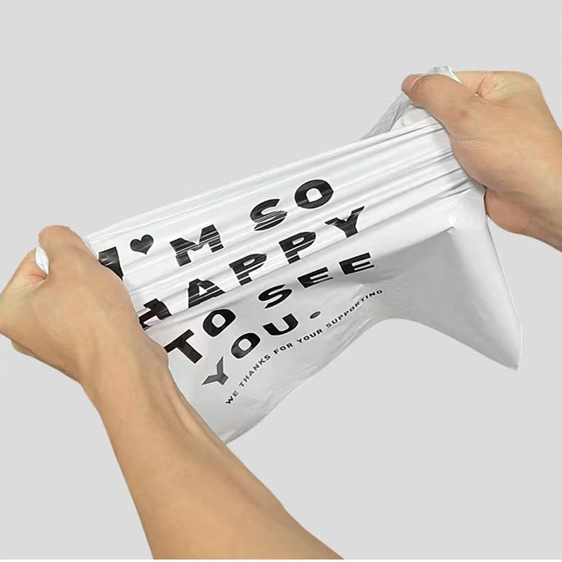 50 Stks/partij Opaque Pe Plastic Express Envelop Opbergzakken Witte Zak Rode Logo Kleur Mailing Tassen Zelfklevend Seal Koerier tas