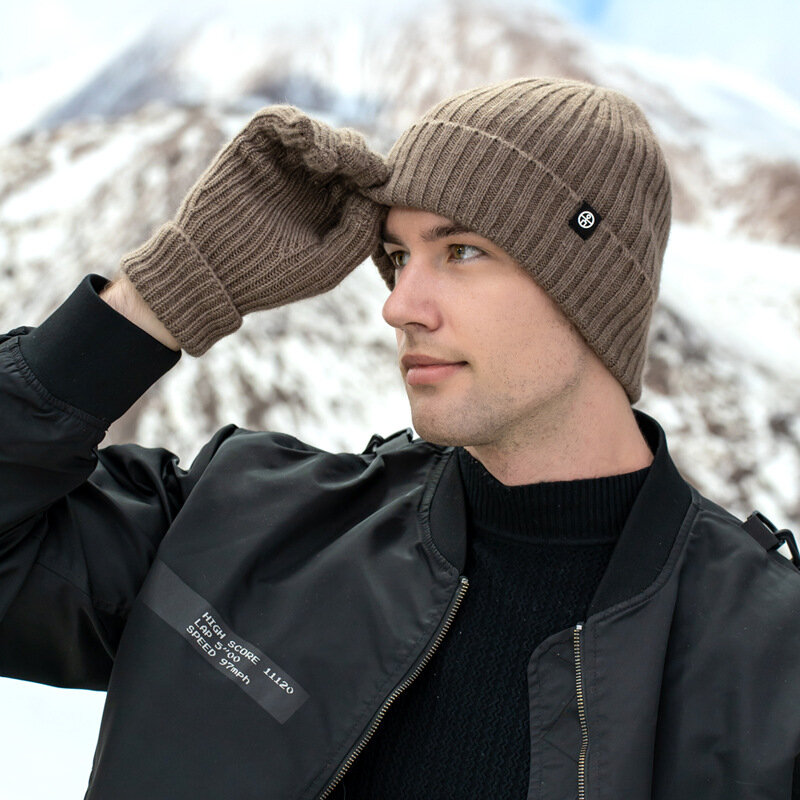 Topi rajut wol pria wanita, dua potong sarung tangan layar sentuh garis-garis tahan angin lembut hangat musim dingin