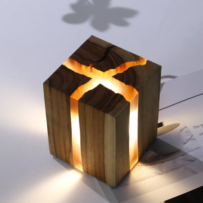 Lampe LED en Bois Massif et Résine, Luminaire Décoratif d'Extérieur, Idéal pour une Chambre à Coucher ou un Bureau