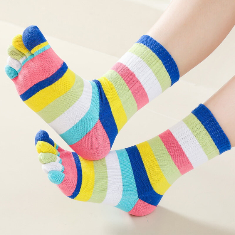 Arco-íris listrado cinco dedos meias para mulheres e meninas, bonito tubo meias, respirável, Split-Toe, Kawaii, Harajuku, 5 pares por lote