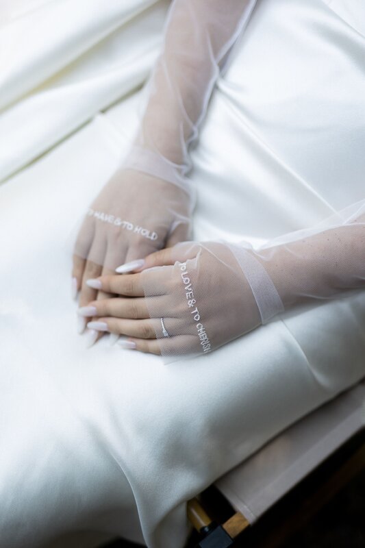 Свадебные перчатки с резьбой, свадебные тюлевые прозрачные перчатки без пальцев, ручная вышивка, перчатки с надписью для женщин