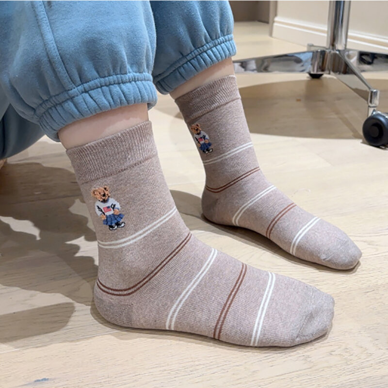 Gute Qualität Cartoon elegante Dame tragen Frauen süße Socken Baumwolle Harajuku Stil Frau Neuheit atmungsaktive Sox Weihnachts geschenke