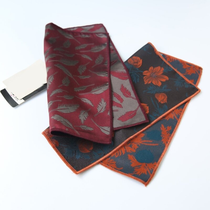 Lichtgewicht kleurrijke zakdoek bloemenpatroon Hankie wasbare borsthanddoek zakdoek voor volwassen huwelijksfeest D46A