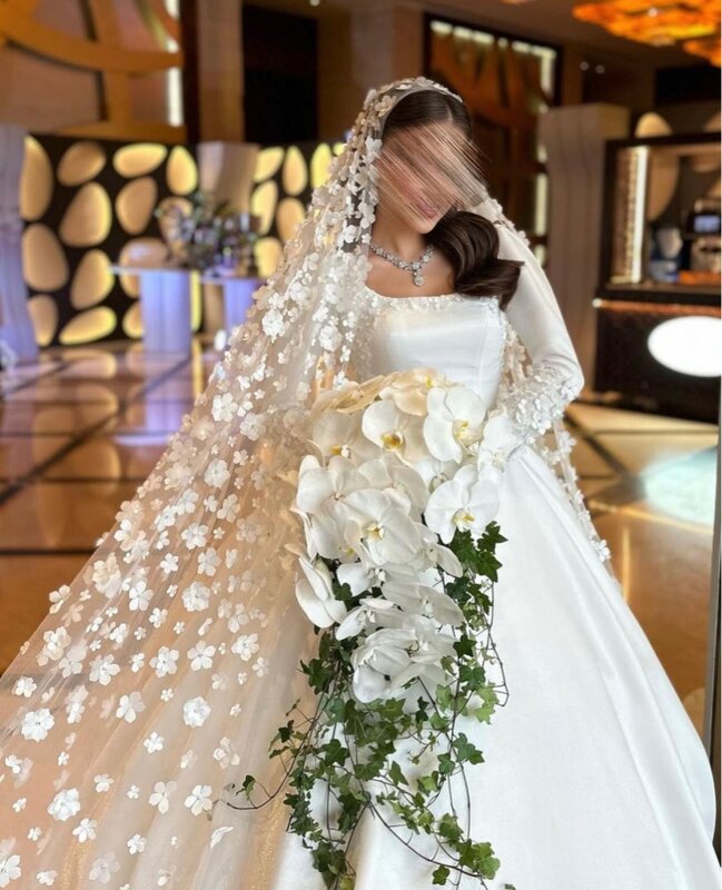 Oisslec Appliques Veil White Wedding Dresses Long Sleeves Long Train Satin Vintage Square Neck A-Line Luxury Bridal Gown