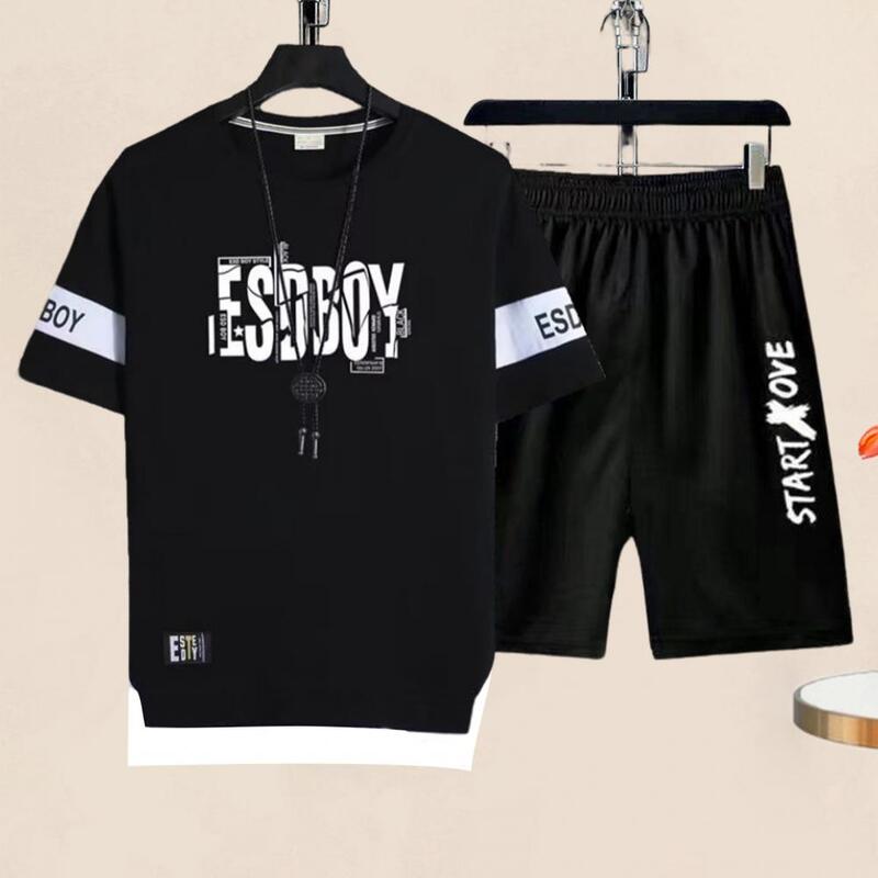 Conjunto de camiseta e shorts esportivos masculinos, camiseta com decote em O, cintura elástica, estampa de carta ativa, esportiva com bolsos