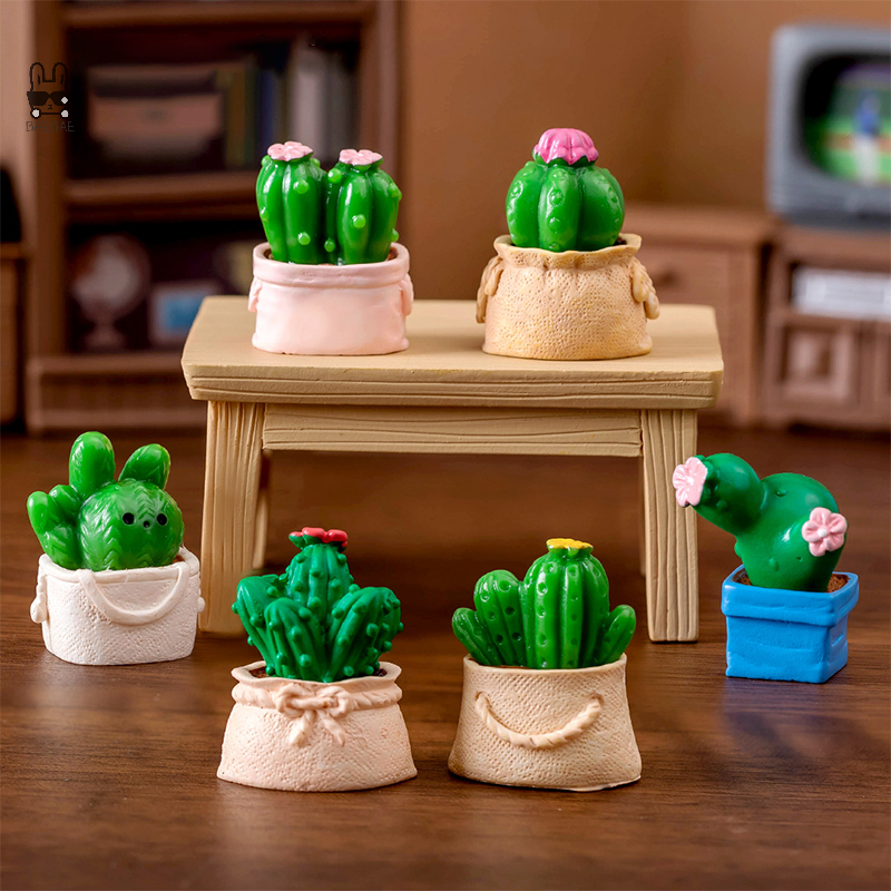 1Pc Miniature Cactus Ornament Dollhouse Rabbit Succulent Potted Plants Micro Landscape Decoration Dollhouse Miniature Toy