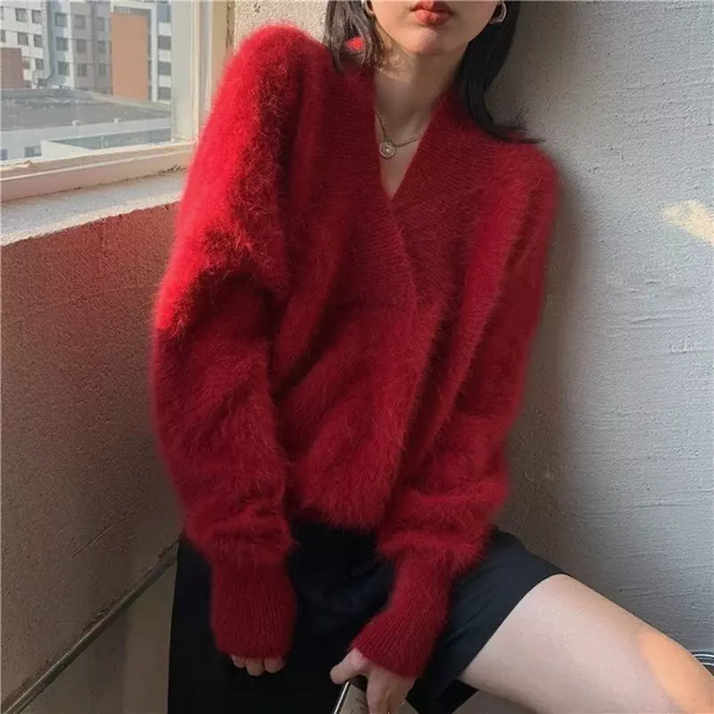 Sweter bulu kasmir Y2k untuk wanita, Sweter pullover kerah V mewah manis elegan musim dingin motif Mohair rajut lembut longgar warna putih merah