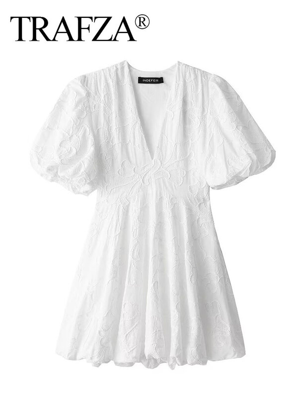 TRAFZA-Mini vestido feminino de manga curta com decote em V, vestidos chiques femininos, bordado monocromático, dobras elegantes, verão, 2022