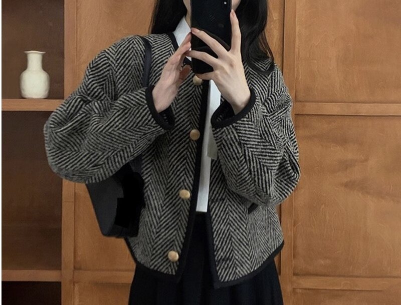 Mantel pendek Angin wangi kecil desain minoritas Korea tanpa tabrakan musim gugur/musim dingin 2023 mantel pendek wanita baru
