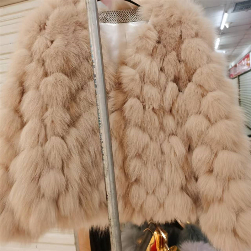 女性のための暖かい本物のキツネの毛皮のコート,完全な袖,Vネック,短いアウター,良質,高級のファッション,素晴らしいオファー,冬,2024