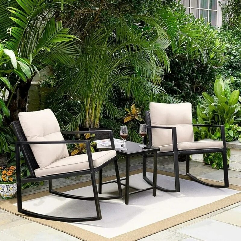 Ensemble de conversation de meubles d'extérieur de jardin avec chaises de porche et table basse en verre, chaises de patio beiges