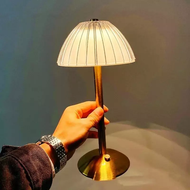 Retro Led Decoratieve Kristallen Bureaulamp Klassieke Slaapkamer Bed Studie Woonkamer Nachtlampje Touch Opladen Ijzeren Glazen Lampen